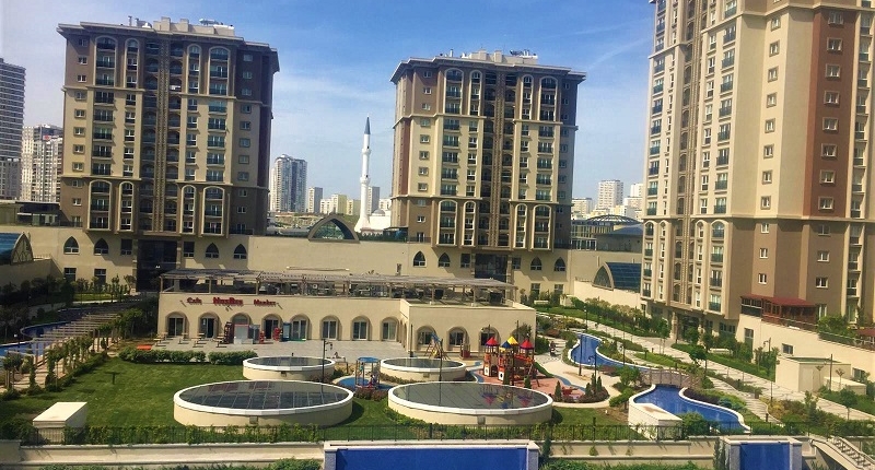 شقة للبيع العاجل باطلالة كاملة على الحدائق الداخلية في مجمع المافيرا