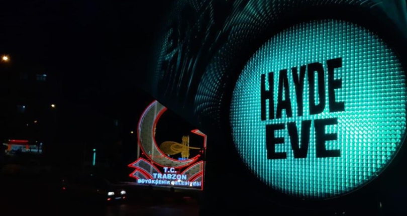 في طرابزون التركية.. إشارات المرور تكافح “كورونا”!